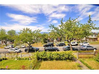 Photo 1: 2532 E 24TH AV in Vancouver: Renfrew Heights House for sale (Vancouver East)  : MLS®# V1040793