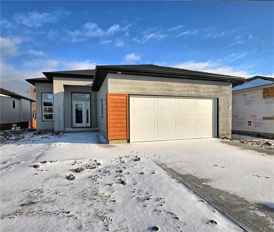 Main Photo: 122 Hofsted Drive in Winnipeg: Residential for sale (1H)  : MLS®# 1831462