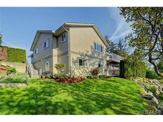 Photo 14: 1282 Geric Pl in VICTORIA: SW Strawberry Vale House for sale (Saanich West)  : MLS®# 728535