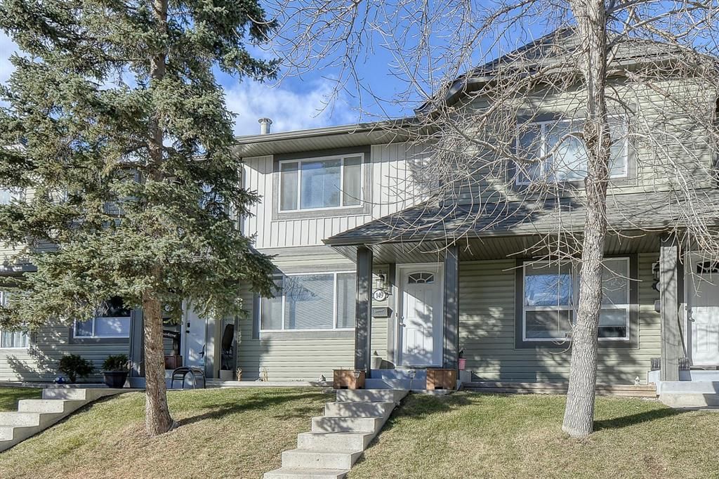 Main Photo: 149 Woodborough Terrace in Calgary: Woodbine Row/Townhouse for sale : MLS®# A1159428