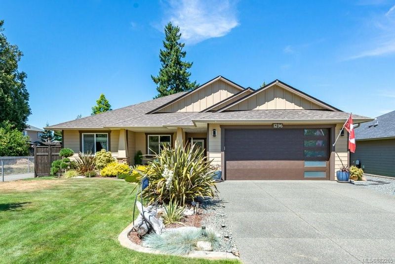 FEATURED LISTING: 1296 Admiral Rd Comox