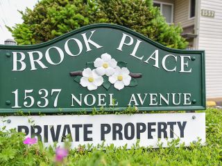 Photo 3: 203 1537 Noel Ave in COMOX: CV Comox (Town of) Row/Townhouse for sale (Comox Valley)  : MLS®# 842425