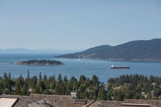 Photo 4: 5466 MEADFEILD Lane in West Vancouver: Upper Caulfeild Condo for sale in "SAHALEE" : MLS®# R2725497