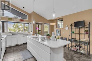 Photo 11: 828 Mount Royal Drive in Kelowna: House for sale : MLS®# 10305236