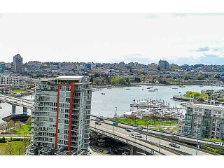 Photo 2: 2005 33 SMITHE Street in Vancouver: Yaletown Condo for sale in "Coopers Lookout" (Vancouver West)  : MLS®# V1075004