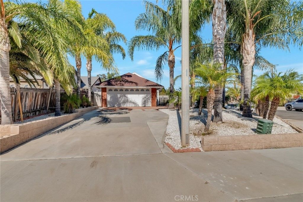 Main Photo: 22950 Chambray Drive in Moreno Valley: Residential for sale (259 - Moreno Valley)  : MLS®# IV20229890