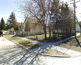 Photo 2: 466 Magnus Avenue in Winnipeg: North End Residential for sale (4A)  : MLS®# 202331134