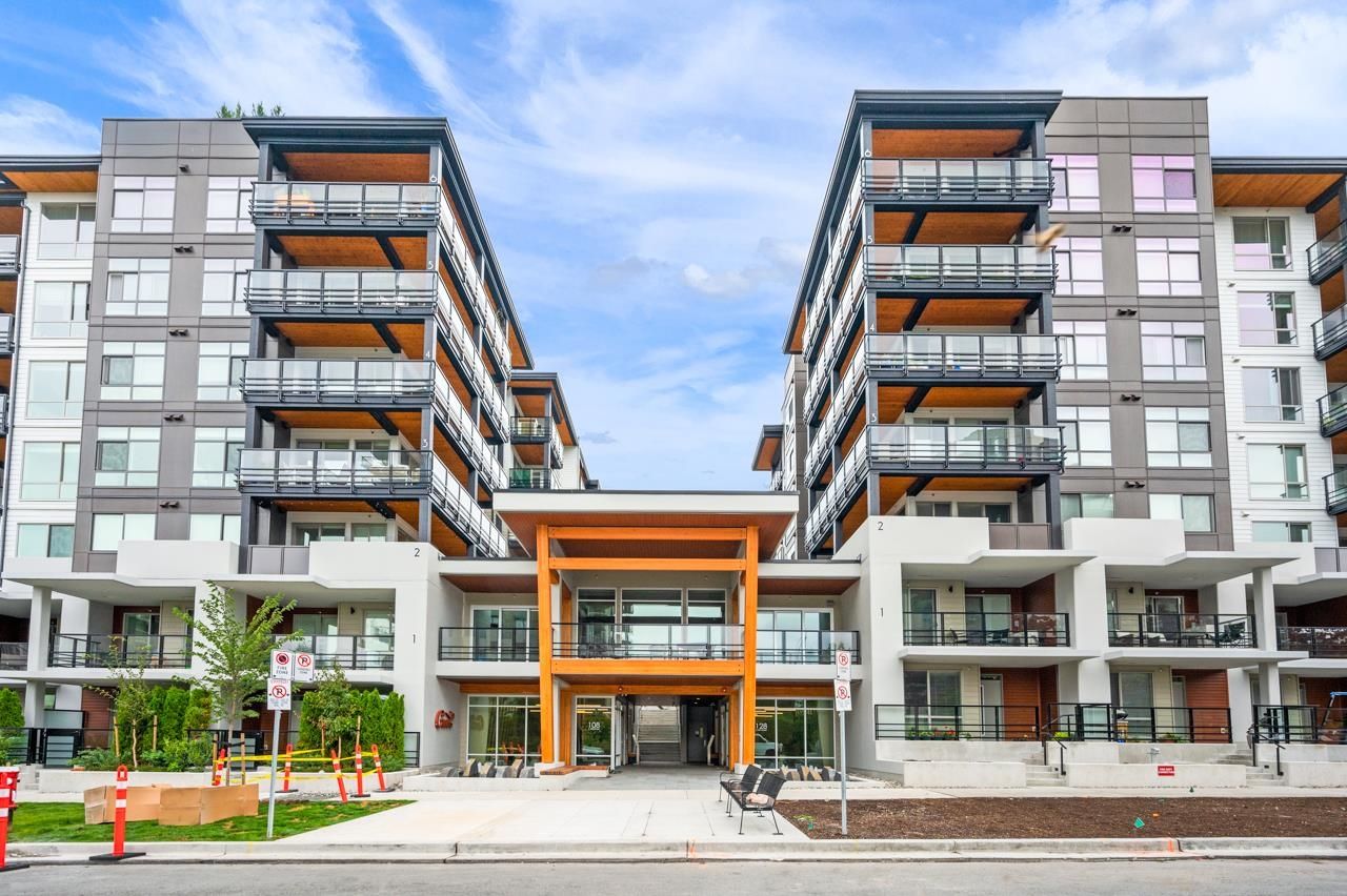 Main Photo: 403 128 E 8TH Street in North Vancouver: Central Lonsdale Condo for sale in "CREST" : MLS®# R2611340