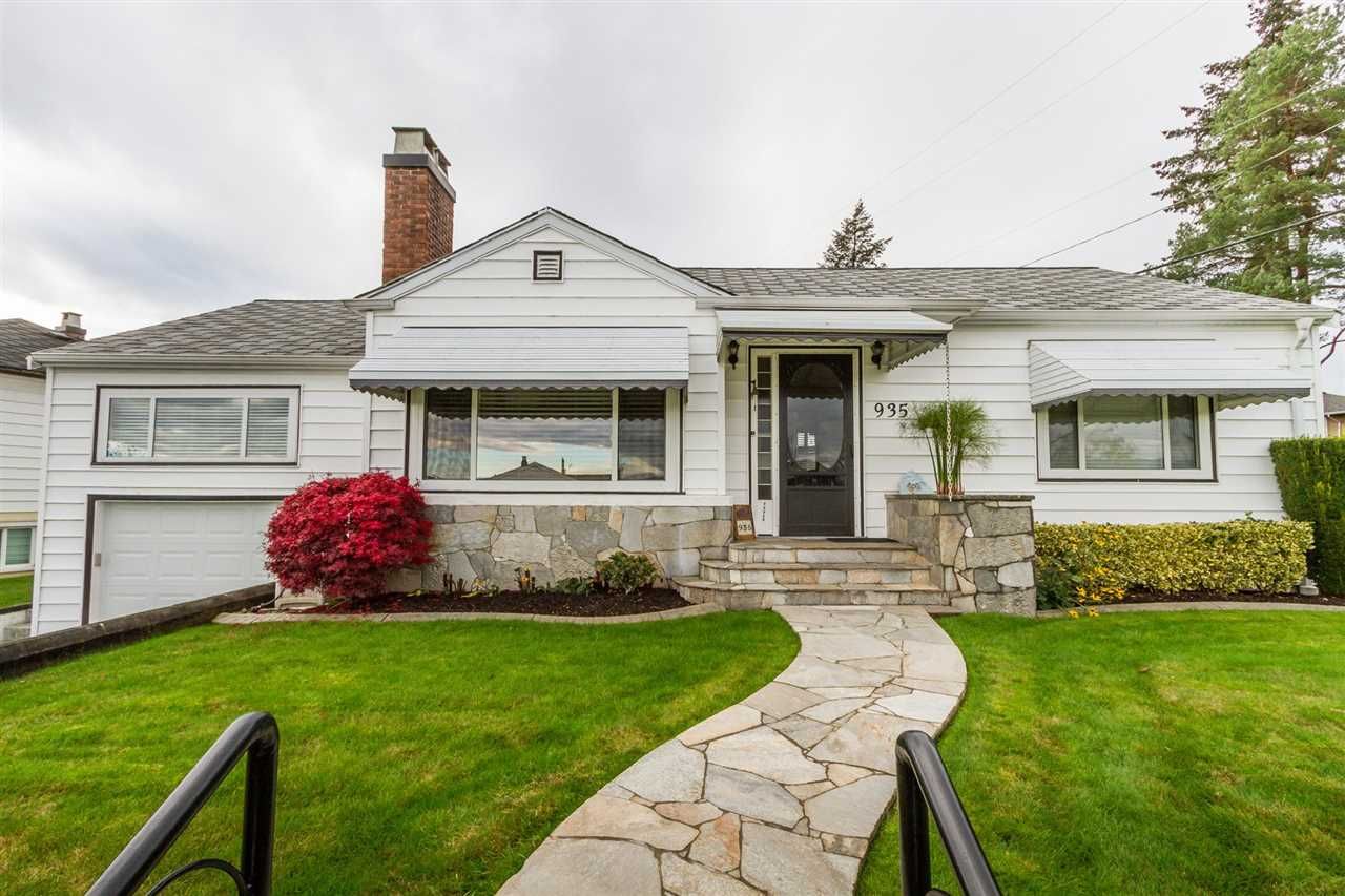 Main Photo: 935 LAUREL Street in New Westminster: The Heights NW House for sale in "THE HEIGHTS" : MLS®# R2136071