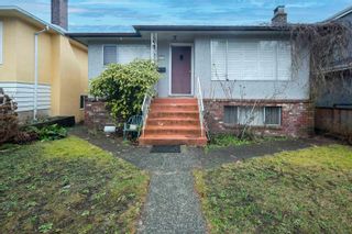 Photo 1: 2656 WAVERLEY Avenue in Vancouver: Killarney VE House for sale (Vancouver East)  : MLS®# R2747913