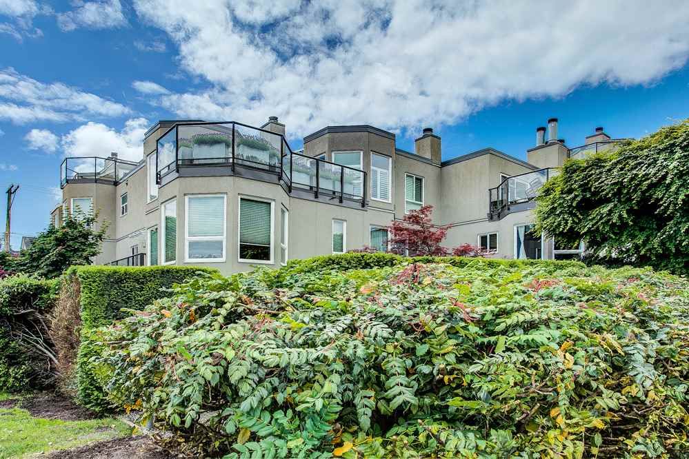 Photo 31: Photos: 105 2110 CORNWALL Avenue in Vancouver: Kitsilano Condo for sale in "Seagate Villa" (Vancouver West)  : MLS®# R2467038