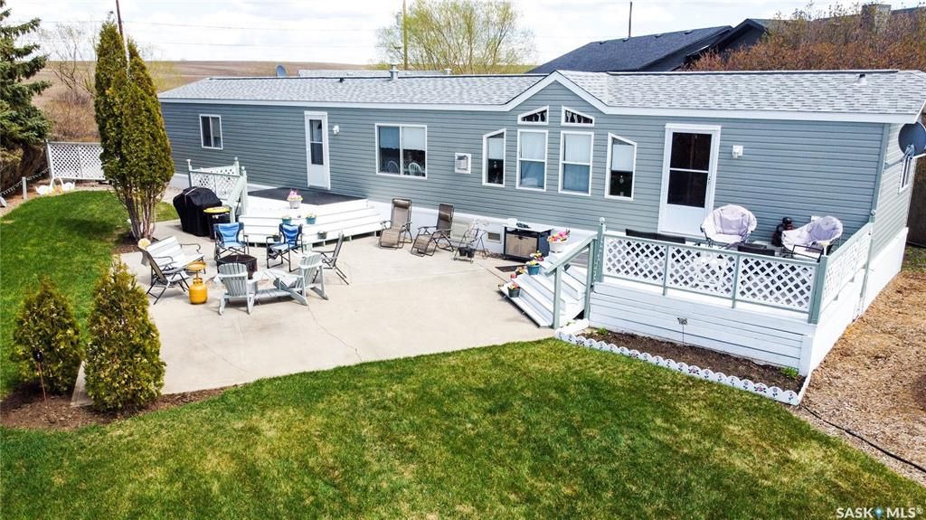 Main Photo: 11 Summerfield Drive in Jackfish Lake: Residential for sale : MLS®# SK884263