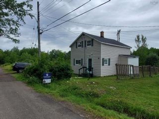 Photo 1: 2 Queen Street in Springhill: 102S-South of Hwy 104, Parrsboro Residential for sale (Northern Region)  : MLS®# 202218874