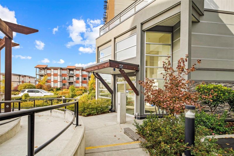 FEATURED LISTING: 301 - 1016 Inverness Rd Saanich