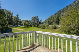 Photo 35: 40382 NORTH PARALLEL Road in Abbotsford: Sumas Mountain House for sale : MLS®# R2747259