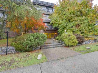 Photo 15: 304 270 W 3RD Street in North Vancouver: Lower Lonsdale Condo for sale in "Hampton Court" : MLS®# R2220368