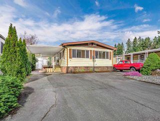 Photo 2: 18 2270 196 Street in Langley: Brookswood Langley Manufactured Home for sale in "Pine Ridge Seniors MH Park" : MLS®# R2872989
