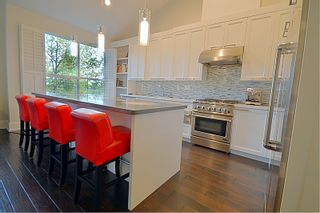 Photo 3: 110 1465 Parkway Boulevard in Coquitlam: Westwood Plateau Townhouse for sale : MLS®# V1092299