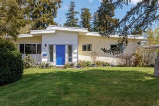 Photo 1: 662 Vanalman Ave in Saanich: SW Northridge House for sale (Saanich West)  : MLS®# 902986