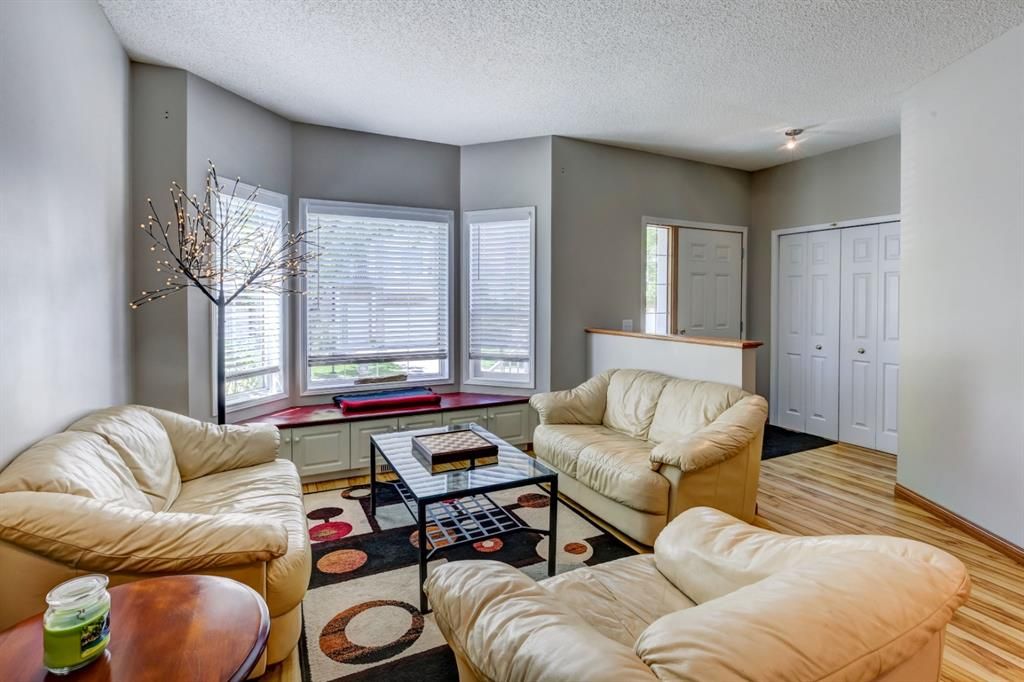 Photo 7: Photos: 115 Citadel Lane NW in Calgary: Citadel Row/Townhouse for sale : MLS®# A1123184