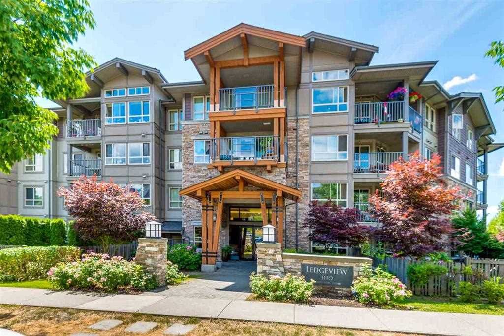 Main Photo: 307 3110 DAYANEE SPRINGS Boulevard in Coquitlam: Westwood Plateau Condo for sale in "LEDGEVIEW" : MLS®# R2229127