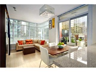 Photo 2: 702 1211 MELVILLE Street in Vancouver: Coal Harbour Condo for sale in "THE RITZ" (Vancouver West)  : MLS®# V978535