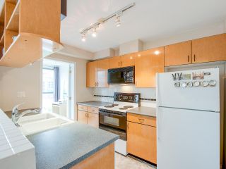 Photo 5: 702 939 HOMER STREET in Vancouver: Yaletown Condo for sale (Vancouver West)  : MLS®# R2052941