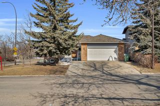 Photo 3: 36 Strasbourg Green SW in Calgary: Strathcona Park Detached for sale : MLS®# A2037455