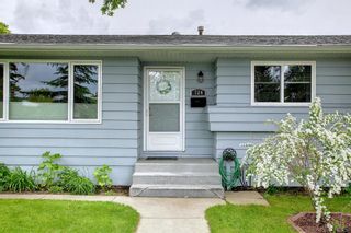 Photo 3: 724 Macleay Road NE in Calgary: Mayland Heights Detached for sale : MLS®# A1232203