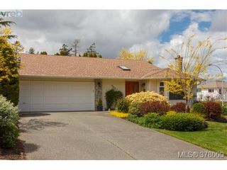 Photo 1: 926 Mesher Pl in VICTORIA: Es Kinsmen Park House for sale (Esquimalt)  : MLS®# 758950