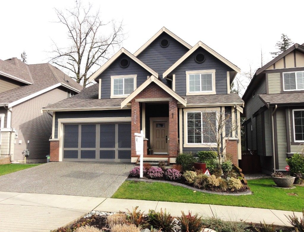 Main Photo: 7074 208A Street in Langley: Willoughby Heights House for sale in "MILNER HEIGHTS" : MLS®# F1432322