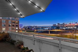 Photo 18: 404 125 MILROSS Avenue in Vancouver: Downtown VE Condo for sale in "Creekside" (Vancouver East)  : MLS®# R2657731