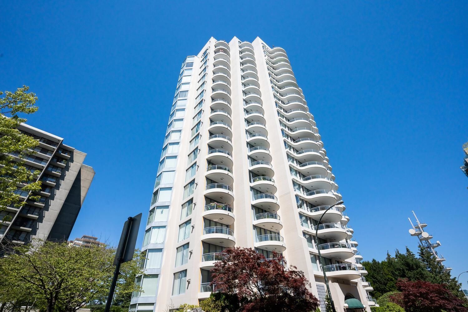 Main Photo: 702 719 PRINCESS STREET in New Westminster: Uptown NW Condo for sale : MLS®# R2737370