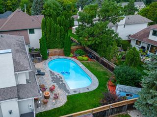 Photo 46: 8 Olinyk Cove in Winnipeg: Charleswood Residential for sale (1G)  : MLS®# 202325034
