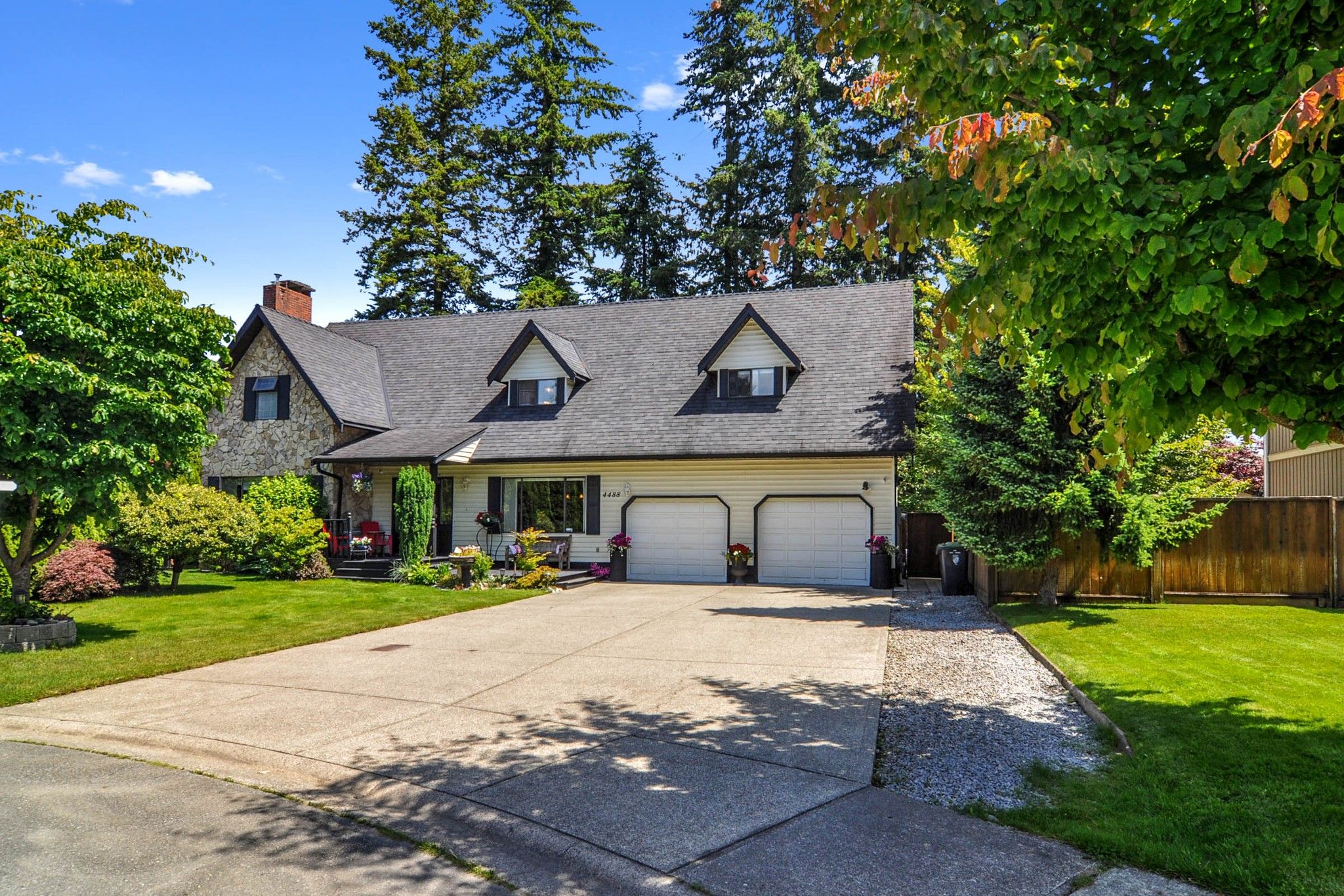 Main Photo: 4488 208A Street in Langley: Brookswood Langley House for sale in "Cedar Ridge" : MLS®# R2465199