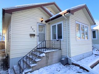 Photo 2: 754 Spruce Street in Winnipeg: West End Residential for sale (5C)  : MLS®# 202329542