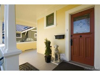Photo 3: 1321 George St in VICTORIA: Vi Fairfield West House for sale (Victoria)  : MLS®# 599553