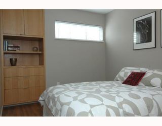 Photo 8: 204 1641 WOODLAND Drive in Vancouver: Grandview VE Condo for sale in "THE GALLERIA" (Vancouver East)  : MLS®# V641735