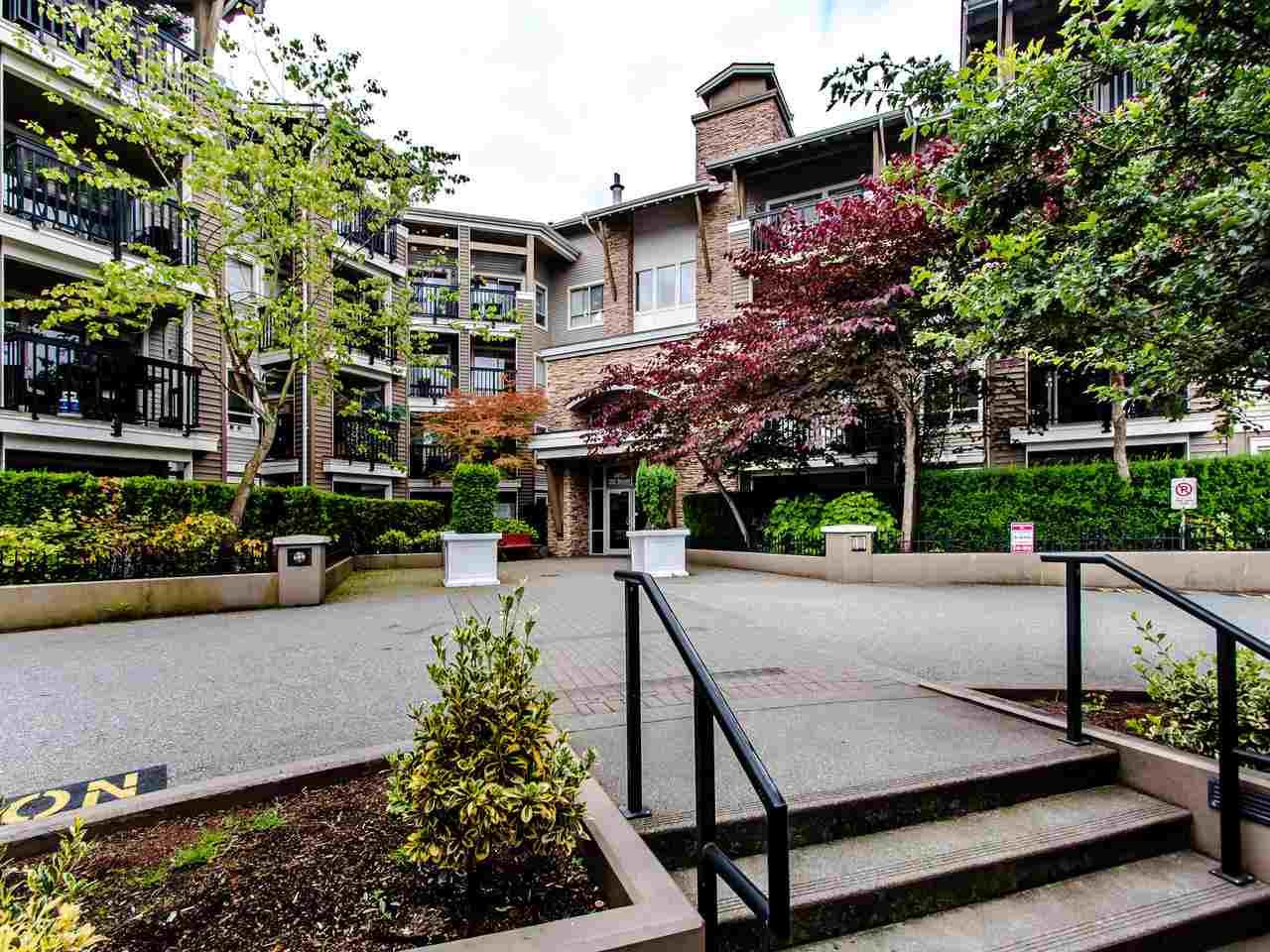 Main Photo: 127 8915 202 Street in Langley: Walnut Grove Condo for sale in "THE HAWTHORNE" : MLS®# R2474456