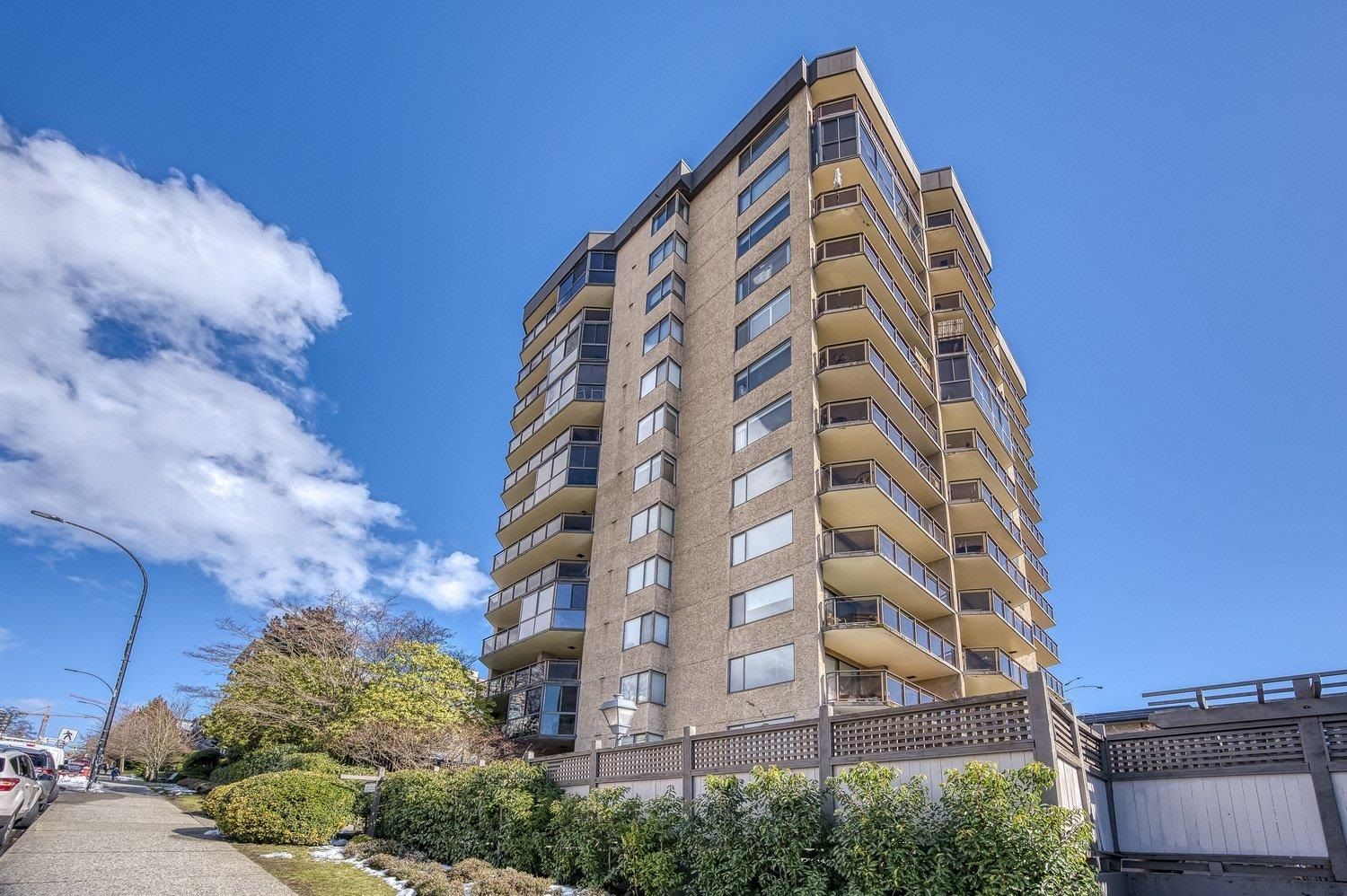Main Photo: 905 444 LONSDALE Avenue in North Vancouver: Lower Lonsdale Condo for sale in "Royal Kensington" : MLS®# R2757863
