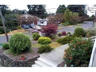 Photo 2: 910 Parklands Dr in VICTORIA: Es Gorge Vale House for sale (Esquimalt)  : MLS®# 315948