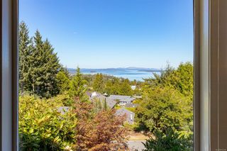 Photo 5: 8832 Pender Park Dr in North Saanich: NS Dean Park House for sale : MLS®# 941244
