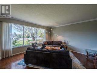 Photo 4: 1033 WESTMINSTER Avenue E in Penticton: House for sale : MLS®# 10313751