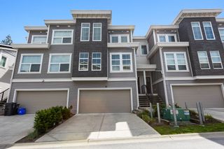Photo 1: 18 8370 202B Street in Langley: Willoughby Heights Townhouse for sale in "Kesigton Lofts" : MLS®# R2897171