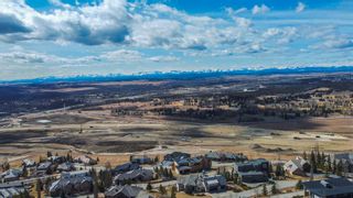 Photo 4: 28 Slopes Grove SW in Calgary: Springbank Hill Detached for sale : MLS®# A1218688