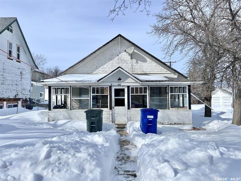 FEATURED LISTING: 111 4th Avenue West Rosetown