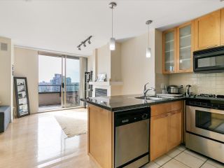 Photo 3: 2106 989 RICHARDS Street in Vancouver: Downtown VW Condo for sale in "The Mondrian I" (Vancouver West)  : MLS®# R2794625