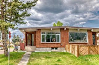 Photo 1: 2239 43 Street SE in Calgary: Forest Lawn Semi Detached (Half Duplex) for sale : MLS®# A2132707