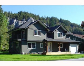 Photo 1: 1719 VISTA in Squamish: Valleycliffe House for sale in "HOSPITAL HILL" : MLS®# V751647
