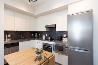 Photo 8: 711 2788 PRINCE EDWARD Street in Vancouver: Mount Pleasant VE Condo for sale in "UPTOWN" (Vancouver East)  : MLS®# R2738137